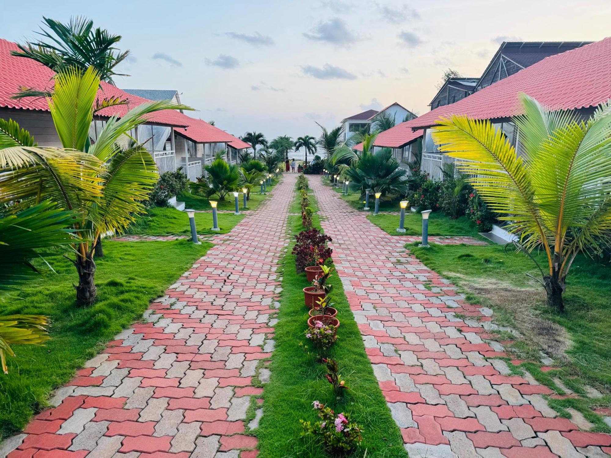 Maargit Beach Resort Mandrem Exteriör bild