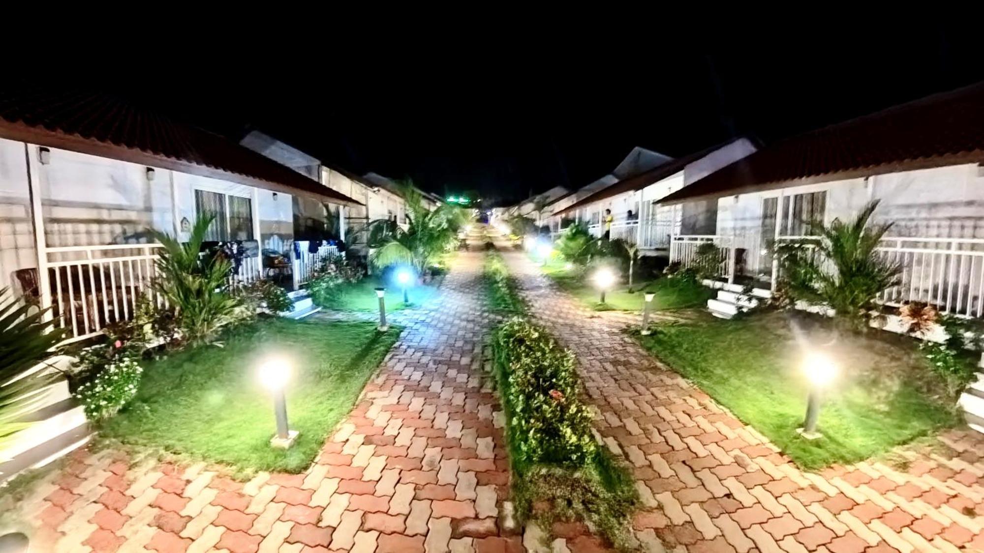 Maargit Beach Resort Mandrem Exteriör bild